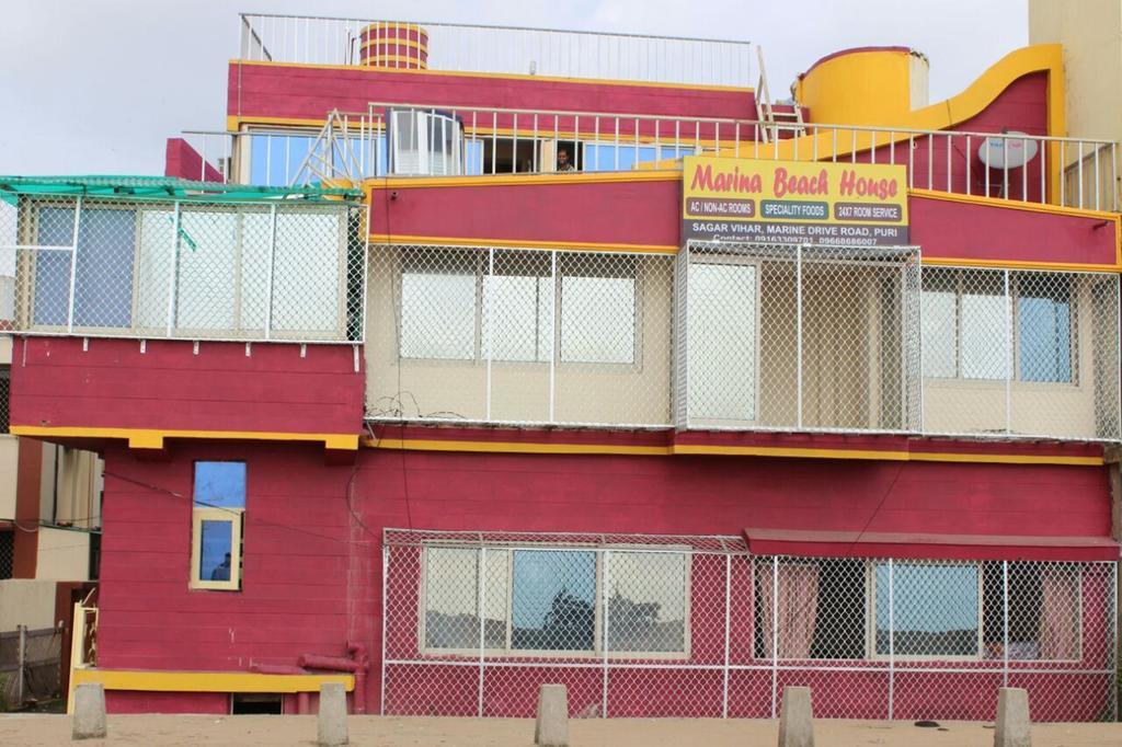 Marina Beach House Hotell Puri Exteriör bild