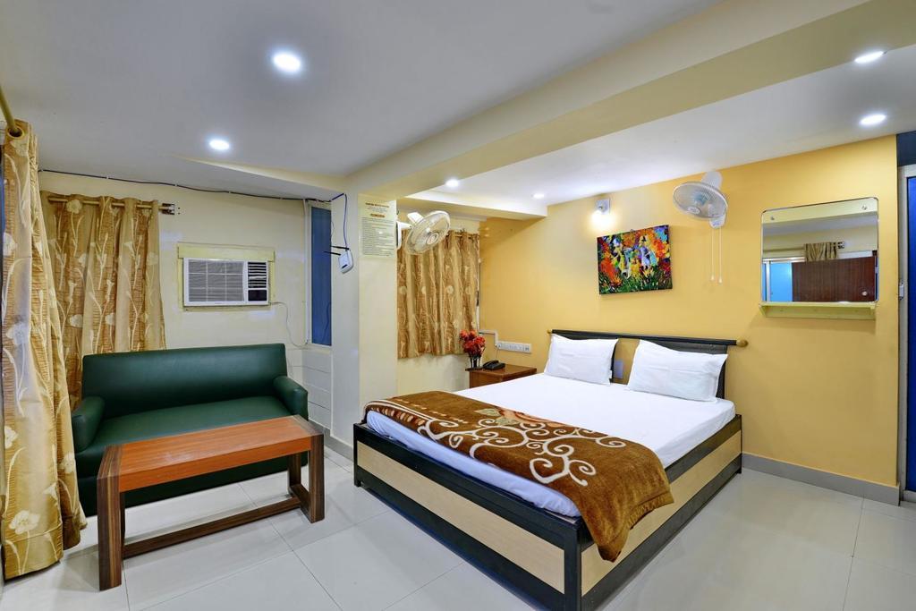 Marina Beach House Hotell Puri Exteriör bild