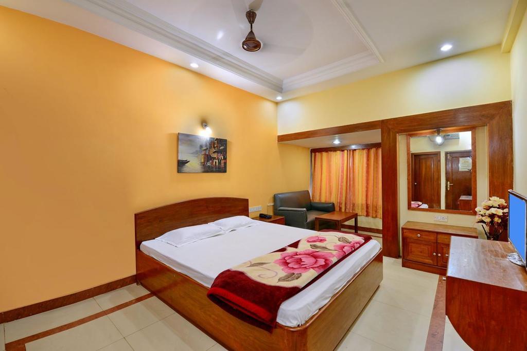 Marina Beach House Hotell Puri Exteriör bild